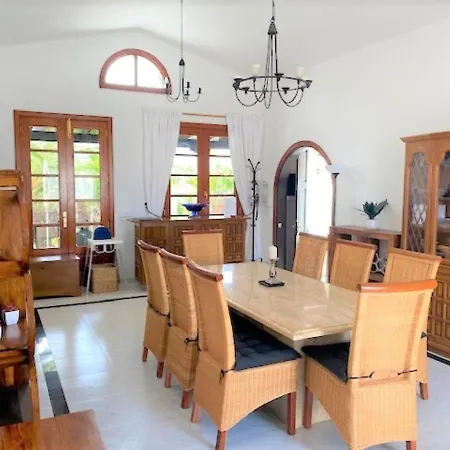 Victoria Villa Costa Teguise